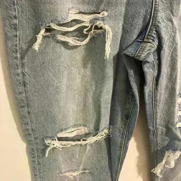 American Eagle Ripped Mom High Rise Jean - Picture 4 of 11